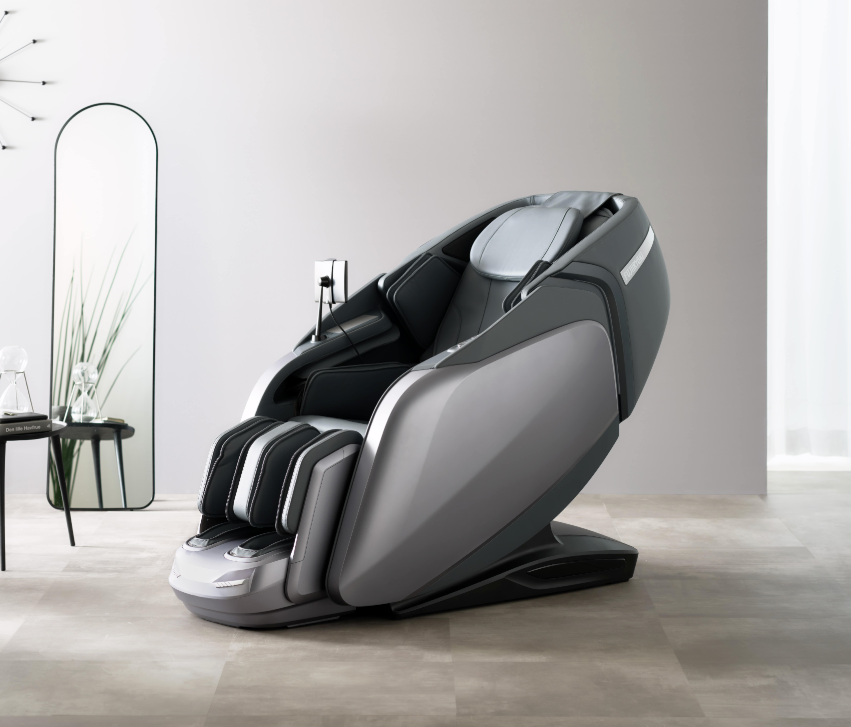 Fujiiryoki Cyber Relax Elite Massage Chair